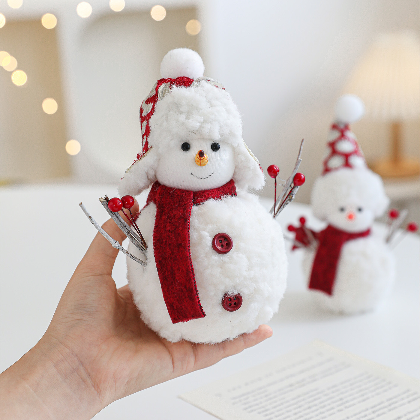 Espuma de peluche de Navidad muñeca de nieve decoración de escritorio bufandas rojas encantadoras muñecas ventanas de decoración de atmósfera