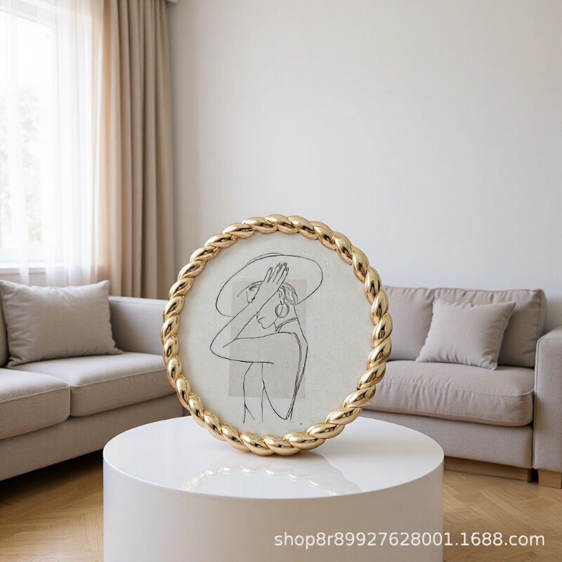 Light Gold Horizontal Vertical Hemp Rope Pattern Metal Frame Photo Frame Table, European Style, Retro, Accessible Luxury, Gold Light Gold Horizontal Vertical Hemp Rope Pattern Metal Frame Photo Frame Table, European Style, Retro, Accessible Luxury, Gold