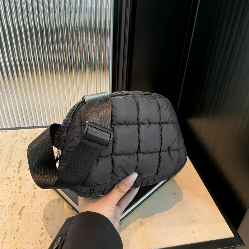 Bolsa de pecho casuales de cuadrillas suaves 2024 nueva moda versátil bolsa casuales simple ancha correa de hombro