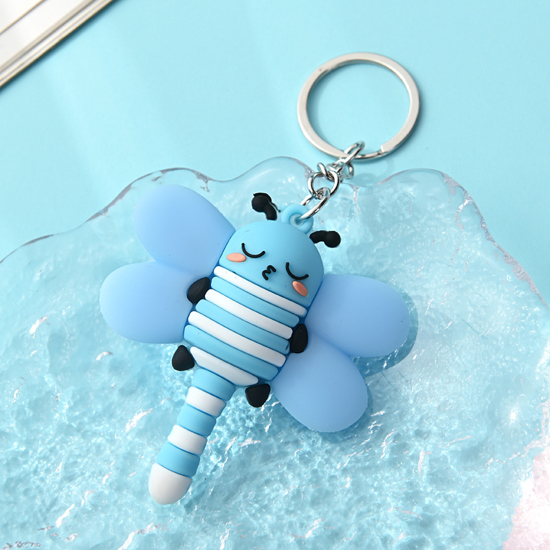 Dibujos animados flexible pegamento tridimensional libélula abeja llavero lindo oruga de siete estrellas mariquita muñeca llavero colgante