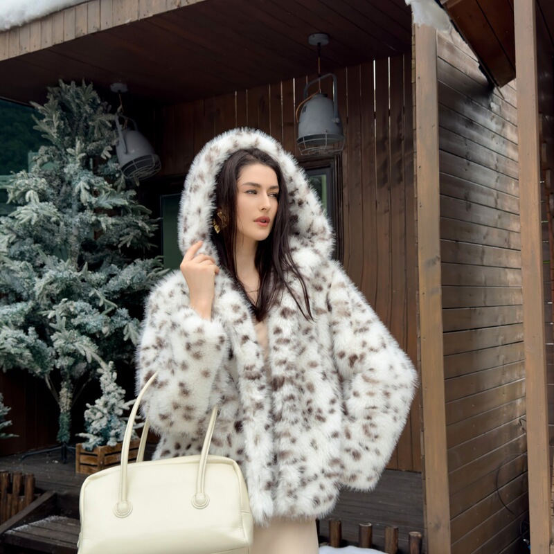 2025 New Haining Leopard Print Fox Fur Lynx Fur Outwear Winter Thickeneded New Commuter Design