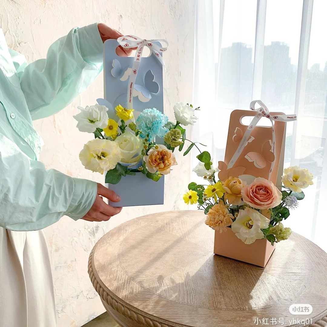 Bolso de la flor del Día de San Valentín DIY arreglo floral bolsa canasta de flores portátil caja de flores de mariposa de papel fresco floral caja de flores portátil
