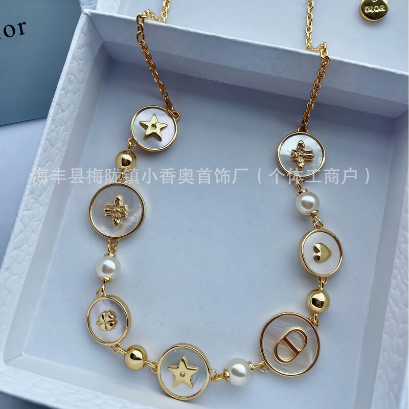 Real Shot of Dijia's 26 New Fashion Star Letter Necklaces, Niche Fashion Versatile Bracelets, and Earrings, Direct Sales from the Manufacturer