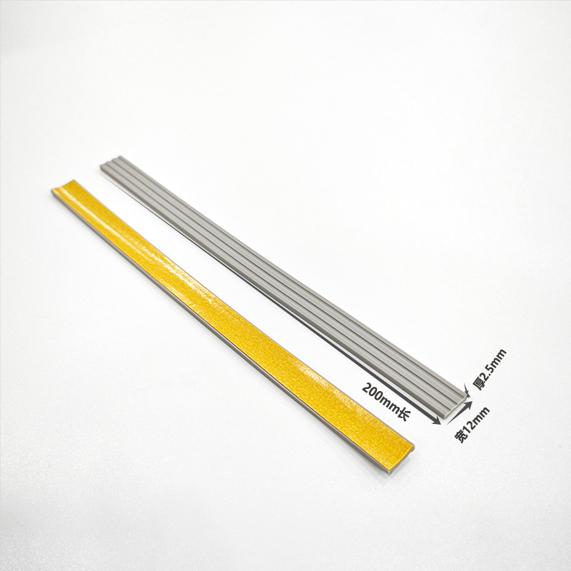 荷物保護カバー、騒音低減、耐摩耗性、厚みのあるシリコンタイヤカバー、粘着性の裏地付きスーツケースホイール保護カバー