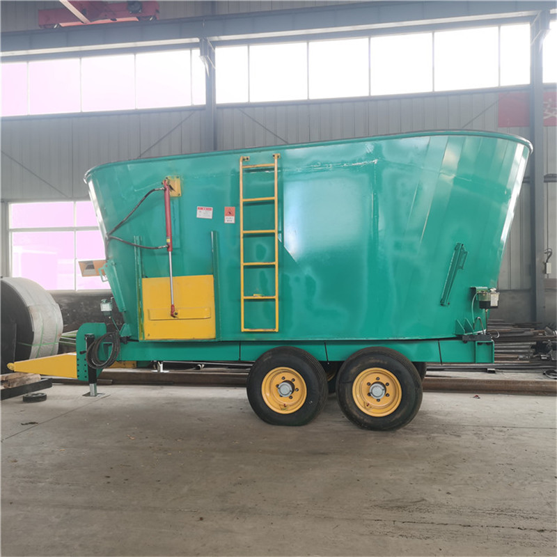 自动称重立式tmr搅拌机牵引牛羊草料搅混机全混合日粮粉碎拌料机