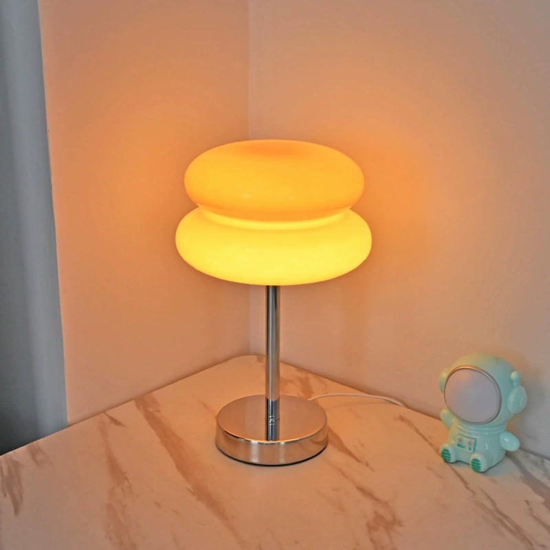 Cream atmospheric retro design creative night light for bed for bedroom, table lamp
