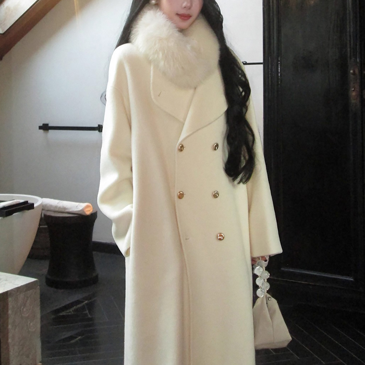 深冬独特超好看羊毛毛呢外套女冬2025新款富家千金感优雅金扣大衣
