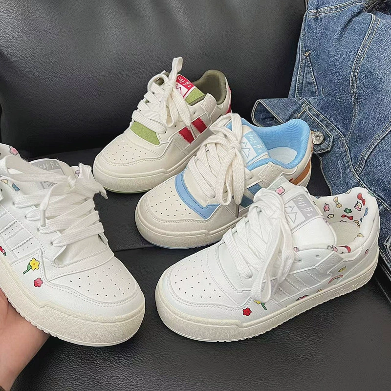 2024 Весна Новый нишевый дизайн белые туфли с принтом женские повседневные кроссовки на платформе кроссовки в стиле кампуса женская обувь