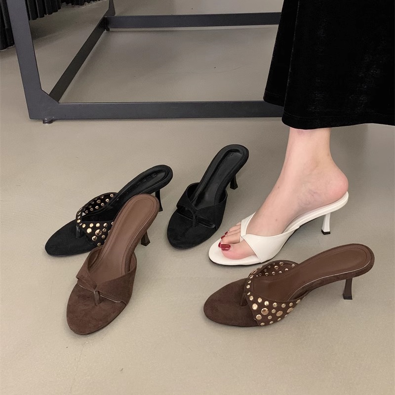 2025 New High-End European And American Style Rivet Toe Post Sandals Suede High Heel Slippers For Women Summer Outdoor_vogvips.com