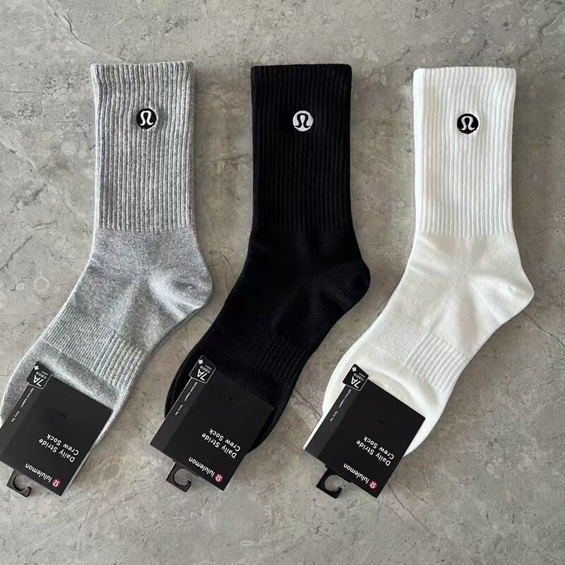 Lulu Men's Socks Lululemon Pure Color Embroidered High Tube Trendy Sports Socks Black and White Gray Sports Scented Cotton Socks