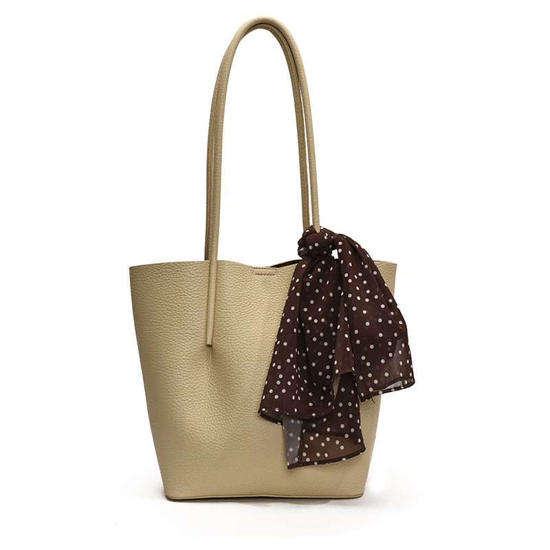 Bolsa especial ultra caliente transfronteriza para mujeres 2025 nueva textura versátil bolso axilar simple de gran capacidad mochila de viaje