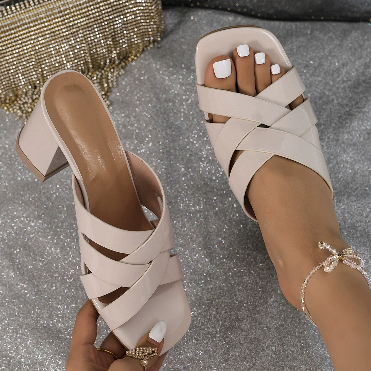 Внешняя торговля большие размеры на каблуках холодные тапочки женский 2024 новый летний простой французский стиль на каблуках с квадратной головой на высоких каблуках