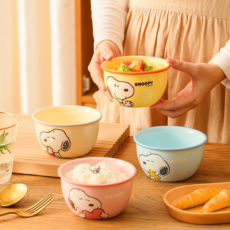 Snoopy cuenco de cerámica doméstico de 4.5 pulgadas cuenco de arroz de alto valor de superficie cuenco de arroz cuenco de sopa cuenco de fideos cuenco de dibujos animados encantadores cubiertos