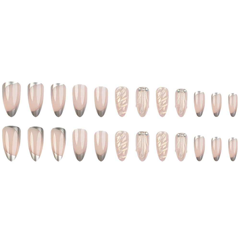 Ventas transfronterizas de uñas calientes para usar uñas tridimensionales viejas fantasía de color de uñas de borde plateado parche de uñas falsas francesas