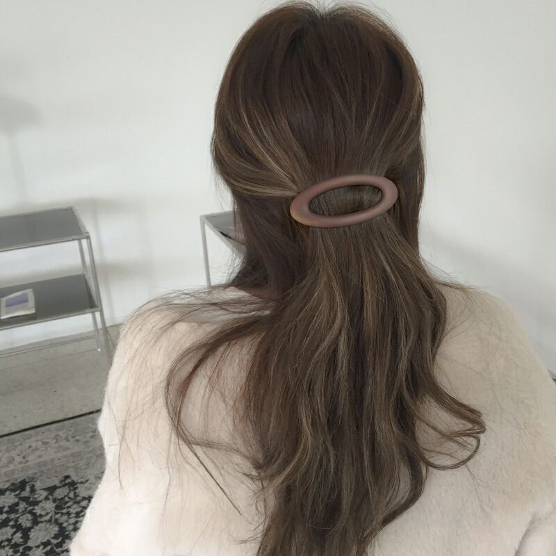 Barrette à cheveux mate minimaliste accessoire de coiffure chic_voghion.com