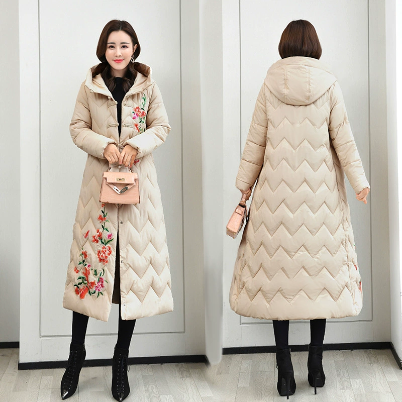 Новое зимнее Стеганое пальто с вышивкой в этническом стиле, Женское пальто средней длины выше колена, утепленное Стеганое пальто в Корейском стиле, модное пальто для внешней торговли