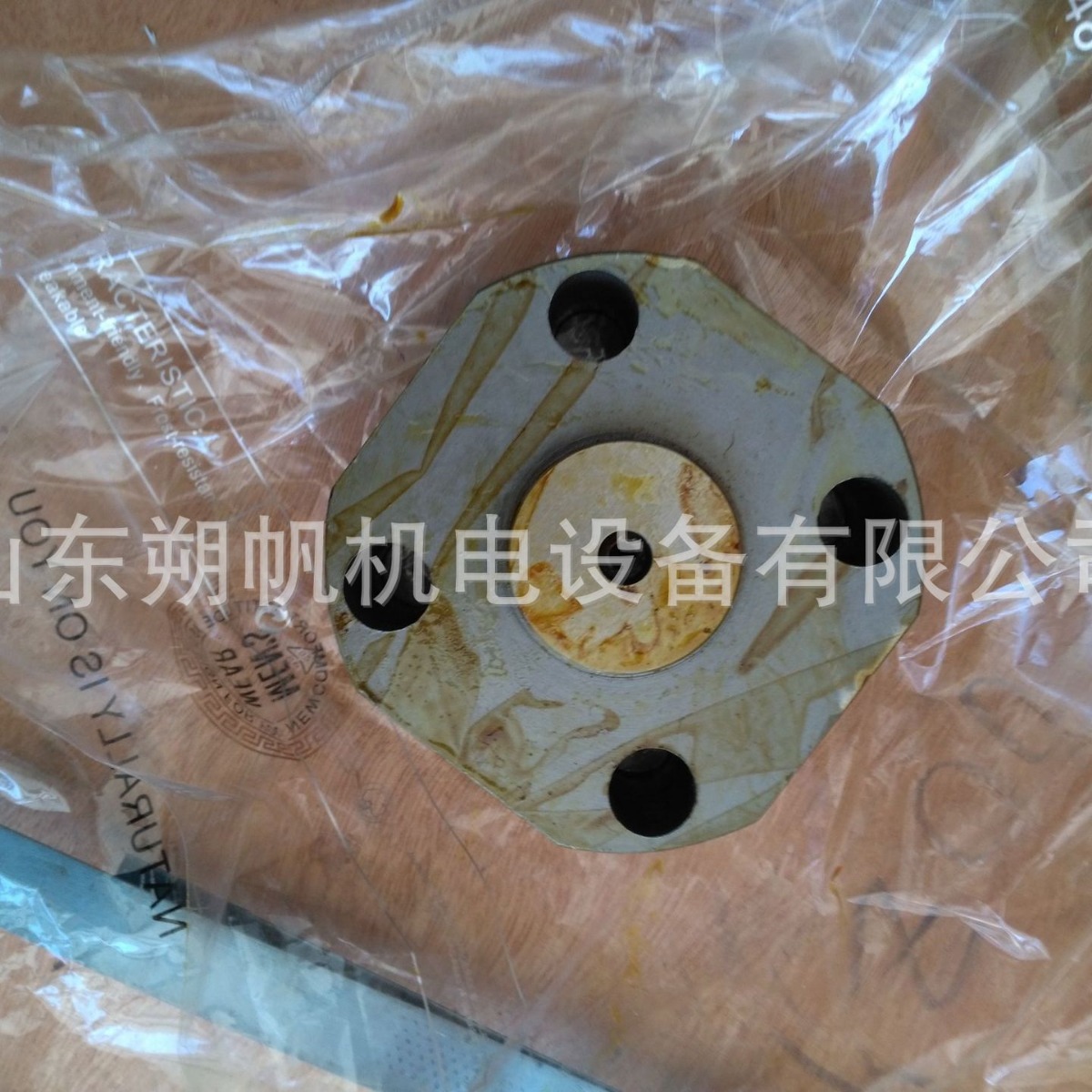 供应淄博LC8250柴油机喷油泵出油接头L250-200002