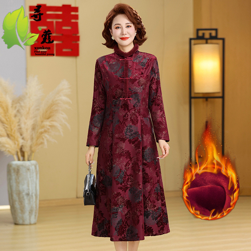Plus-Size Fleece-Lined Thermal Base Shirt for Middle-Aged and Elderly Women, Long Thickened Cheongsam Dress