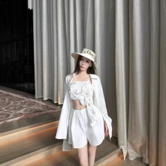 娜*扎同款 月光白玫瑰夏日显瘦不规则气质衬衫+内搭+短裤三件套女