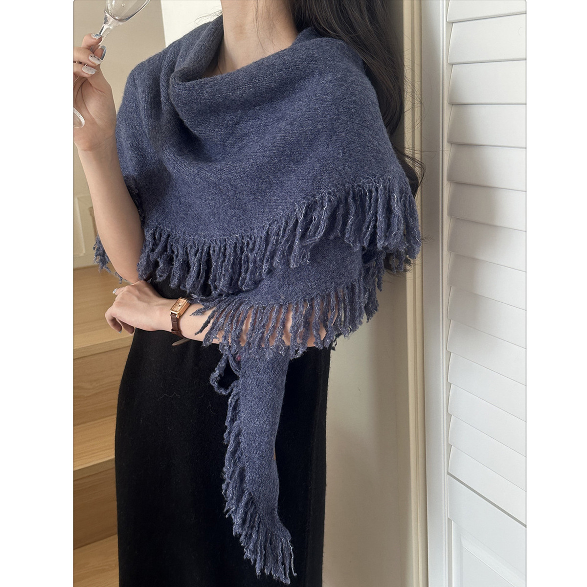 Xale triangular com franjas estilo coreano mulher outono_voghion.com