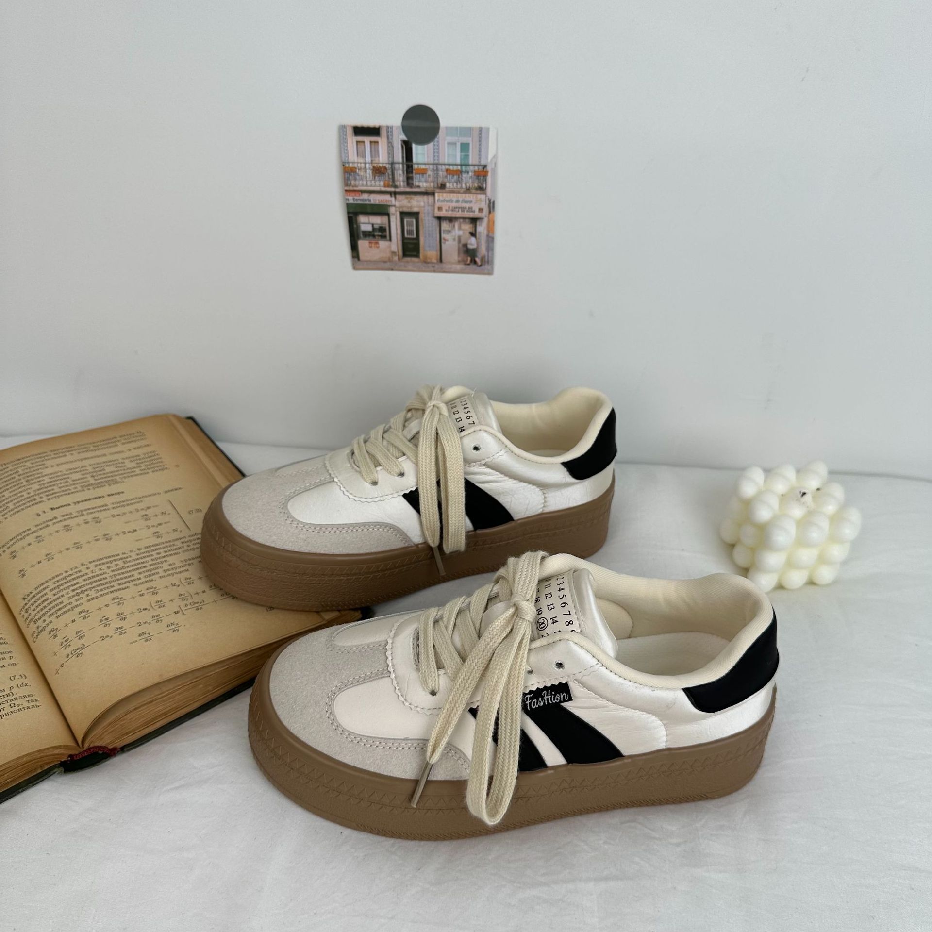 Zapatos de entrenamiento alemanes zapatos de mujer 2024 nuevas zapatillas de deporte para estudiantes originales de nicho zapatos casuales deportivos de todo fósforo de suela gruesa 6582