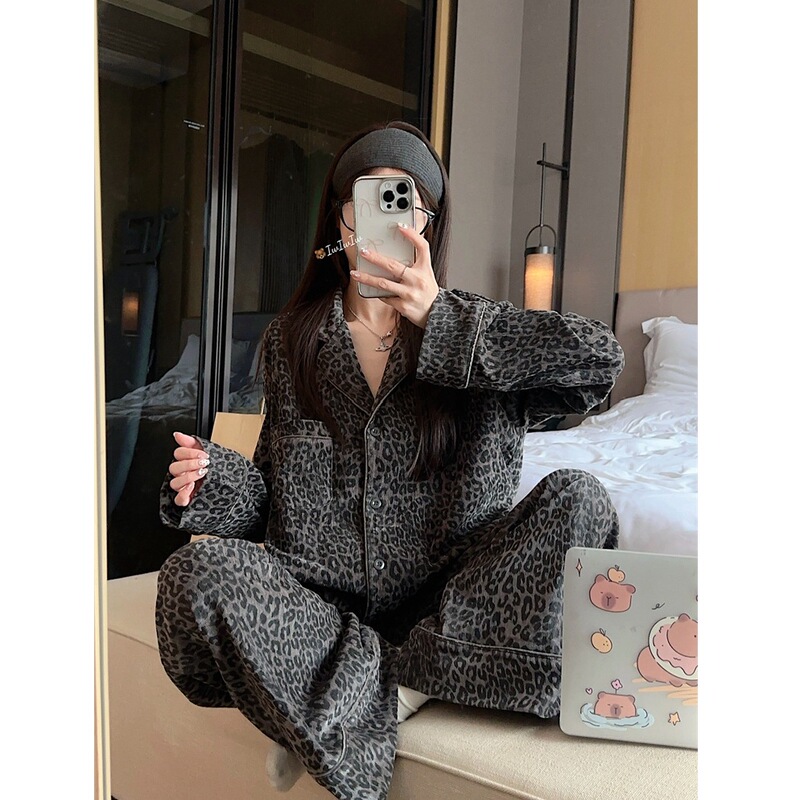 High-End Luxury Leopard Print Velvet Pajamas for Women, Autumn and Winter Style, Internet-Famous Long-Sleeved Long Pants Loungewear Set