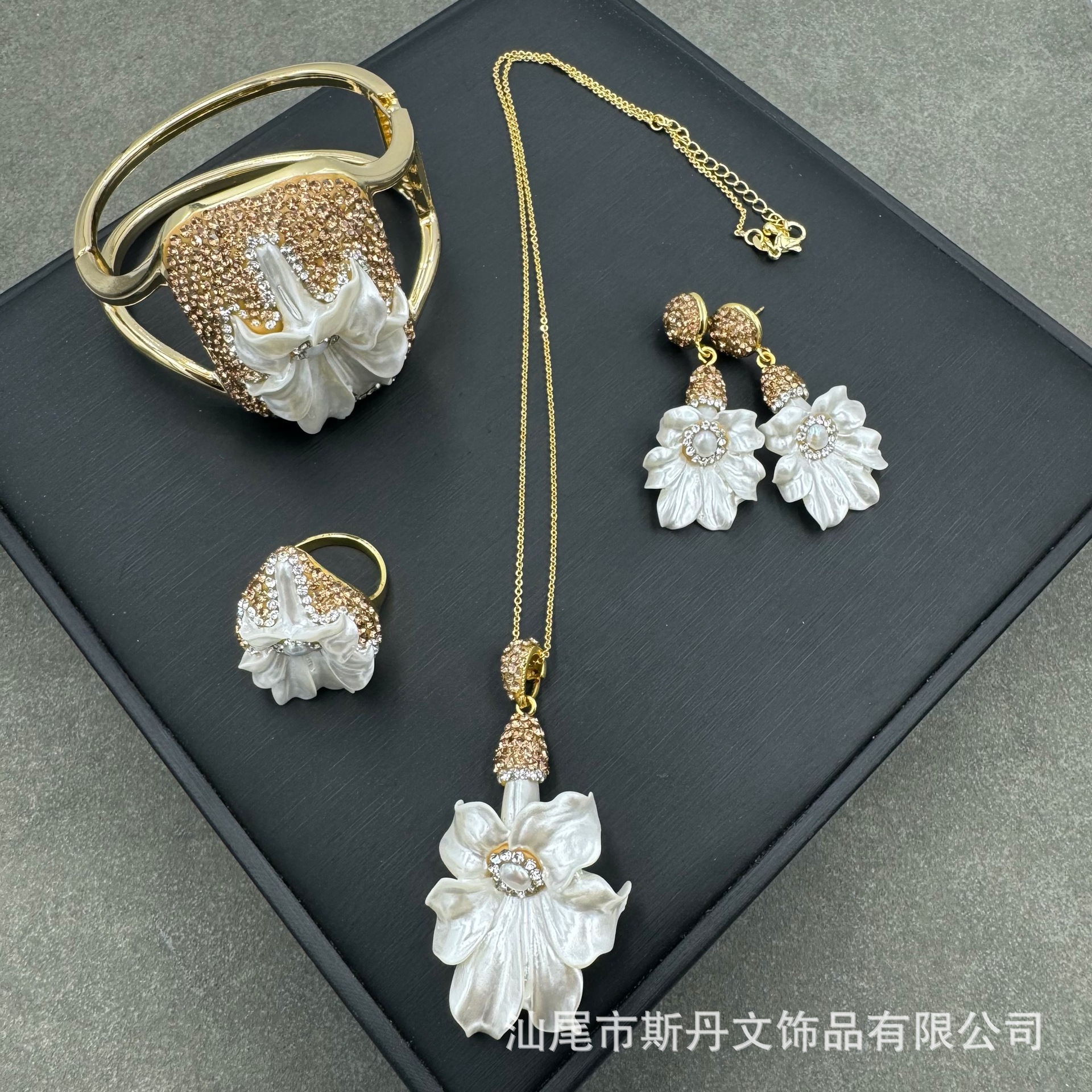 新款贝壳粉压花首饰套装镶嵌巴洛克珍珠精致四件套中古饰品批发
