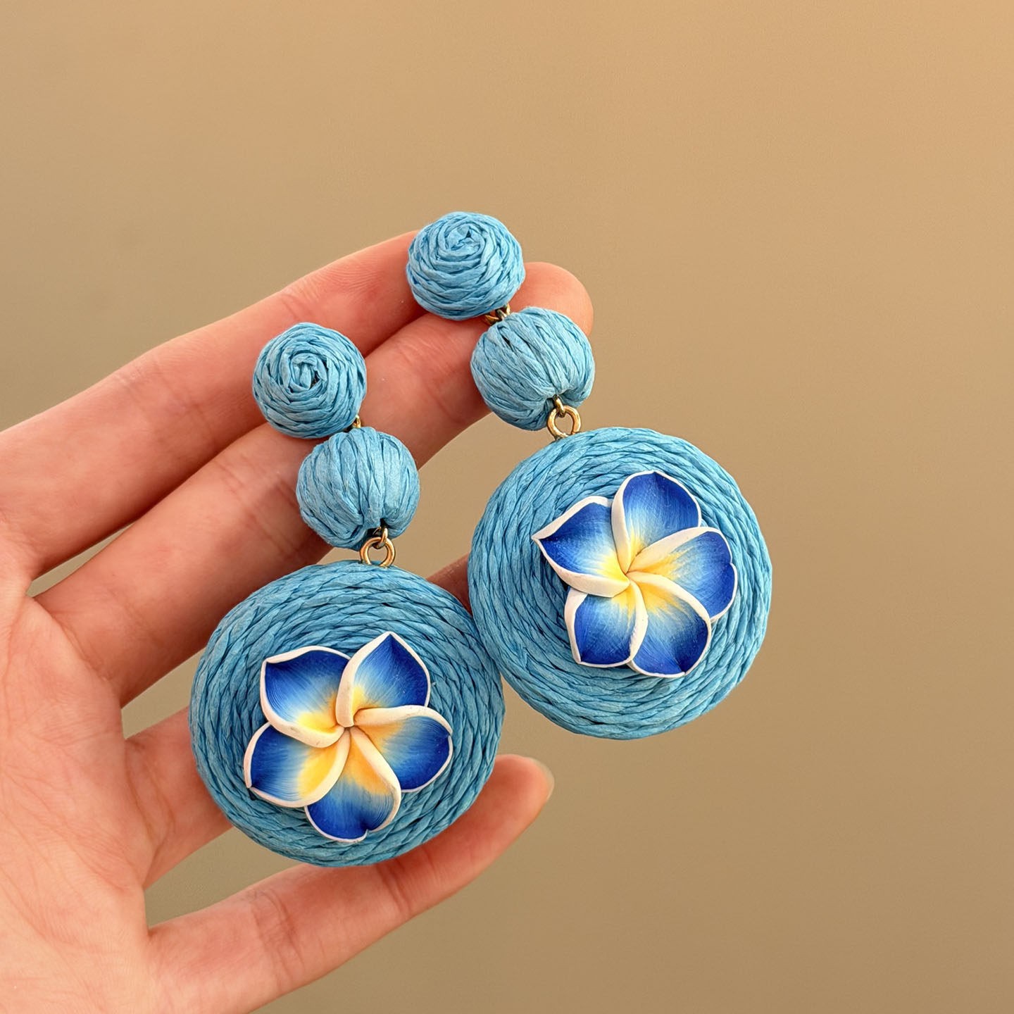 Pendientes de borla de cuentas de arroz de flor de gasa de aguja de plata Pendientes de todo fósforo de estilo de vacaciones Pendientes frescos y dulces para mujer