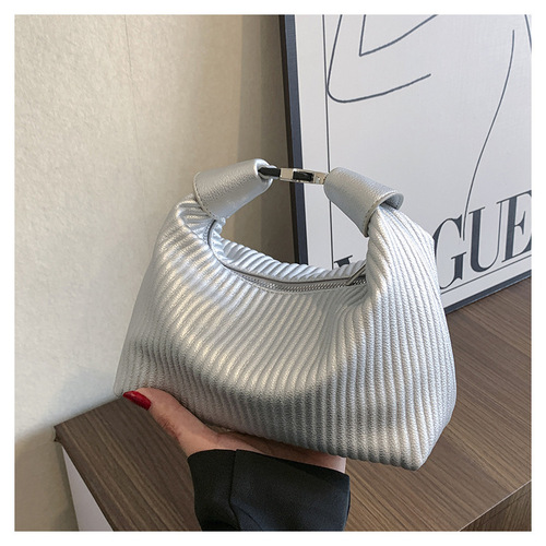Cross-border Women's Handbags  New Fashion Trendy High-Quality Embossed Simple Chic Single Shoulder Crossbody Bag