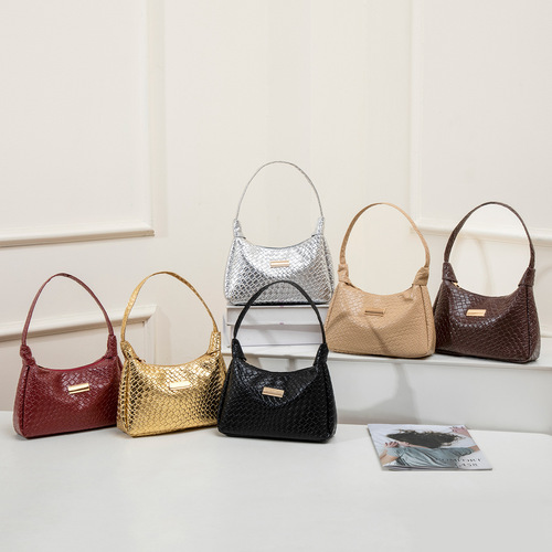 2025 New Casual Bright Leather Solid Color Large Capacity Underarm Bag Trendy Fashion Woven Pattern Commute Crescent Shoulder Bag