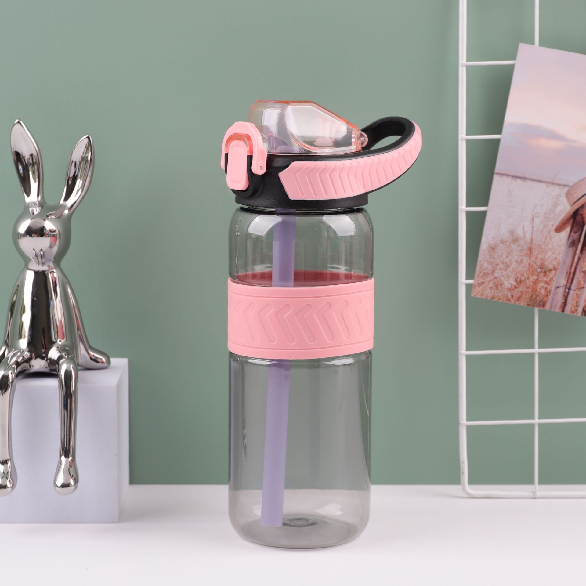 Moda simple taza de paja de plástico transparente de gran capacidad portátil al aire libre taza de agua de acondicionamiento físico para niños verano al por mayor