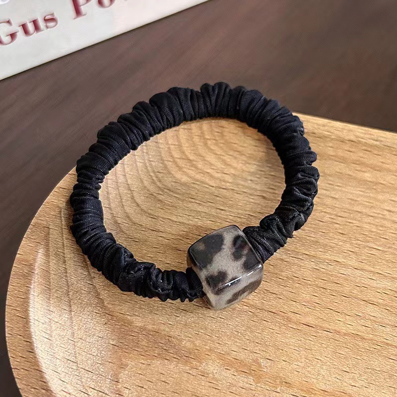 검은 사각형 구슬