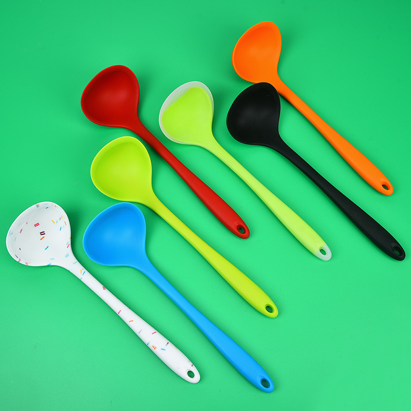 Long-handled all-inclusive silicone soup spoon spatula spoon household soup spoon dining supplies spoon kitchen cooking utensils spoon
