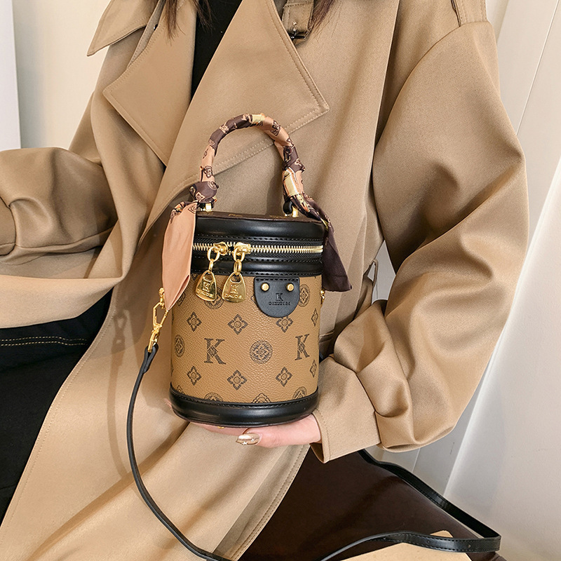 Louis Cosmetic Bag Women's New Internet Celebrity Cylindrical Retro Portable Bucket Bag Fashionable Presbyopic Shoulder Crossbody Bag
