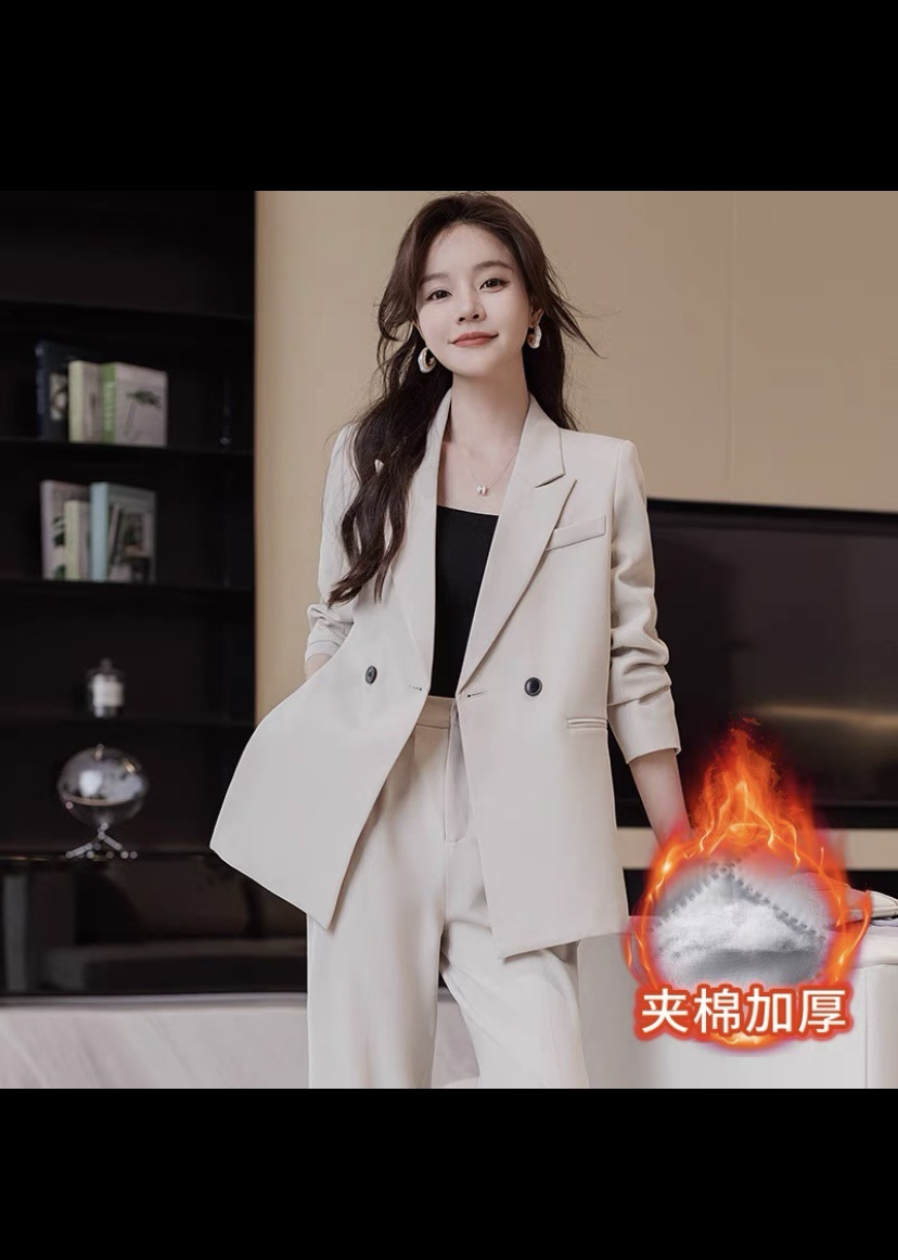 Quilted beige classic suit jacket