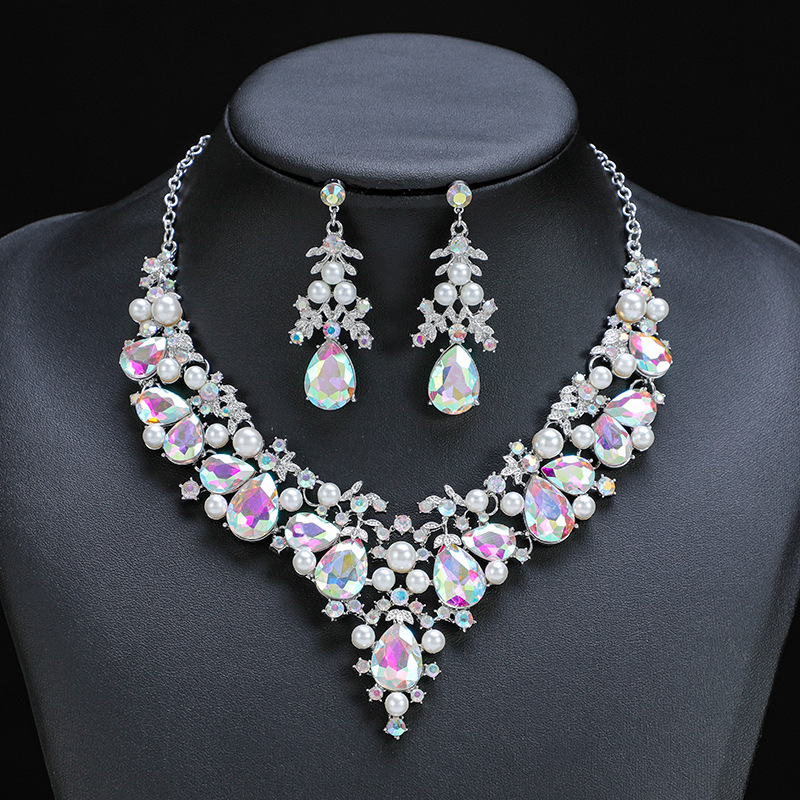 Luxurious Geometric Alloy Plating Inlay Artificial Pearls Rhinestones Glass Women's Earrings Necklace display picture 5