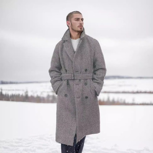 Stylish plaid coat on snowy daysѩ�챣ů�ٴ��ë�ش�����ʿ