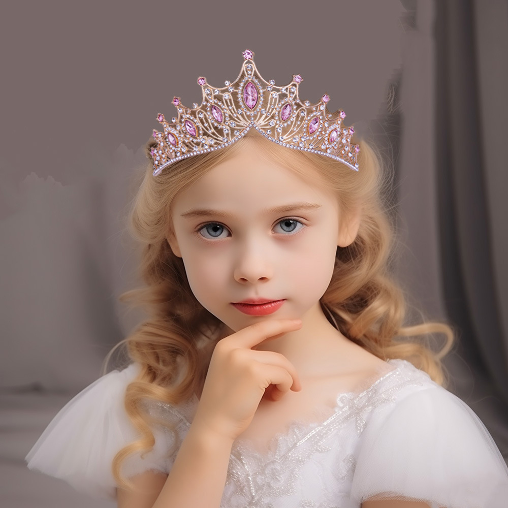 jkjnn._child_wearing_crown_whi