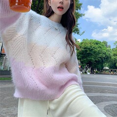 怠惰な風の透かし彫りのグラデーションの変色の柔らかいモチモチのセーターの婦人服の秋冬の新型のきれいな洋風の減齢のニットの上着のコート