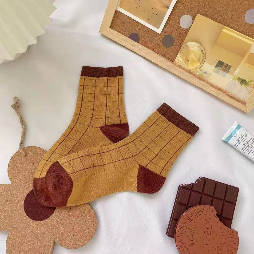 2025d Chaussettes mi-mollet à carreaux pour femmes, style ISN, imprimé léopard, polyvalentes, pour étudiantes, courtes, automne-hiver_voghion.com
