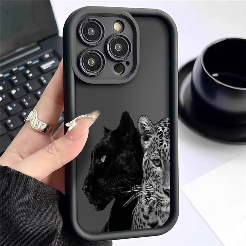 Black and White Cheetah Ladder Black New Groove Suitable for Iphone14/15/16/17Promax Mobile Phone Case