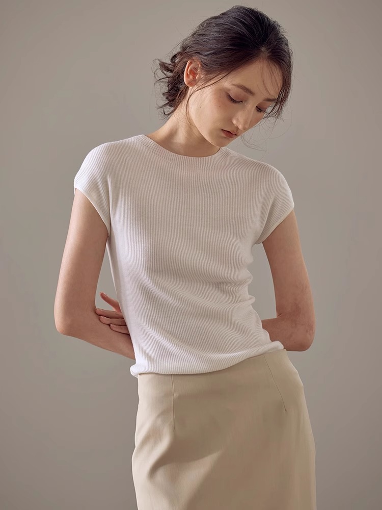 하얀색