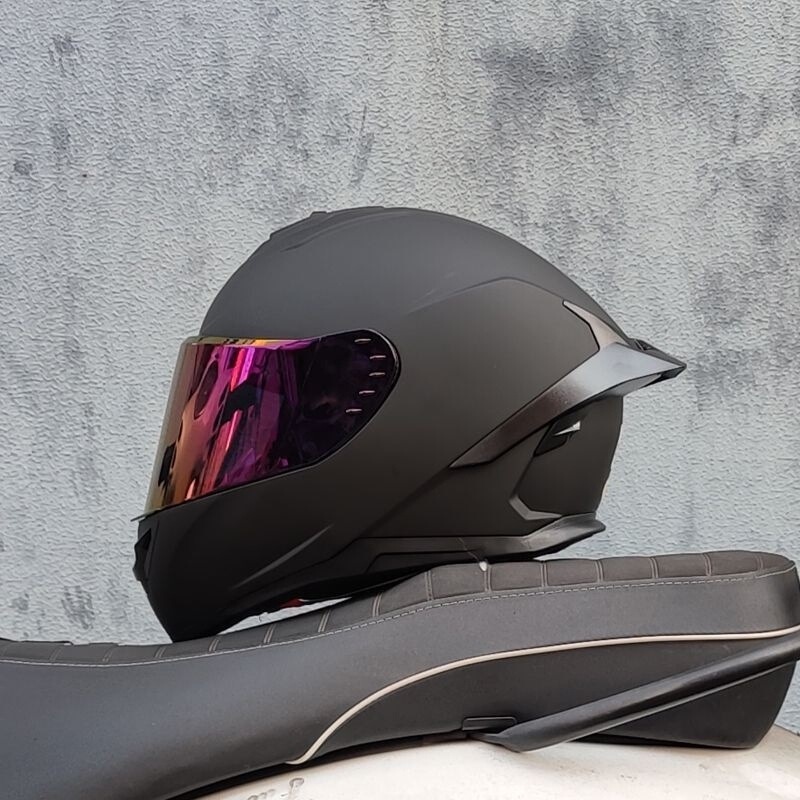 オートバイヘルメット男性と女性のフルフェイス夏オートバイガンダムパーソナライズされた大型テールウィング Bluetooth 3C 認証国家標準 A|undefined