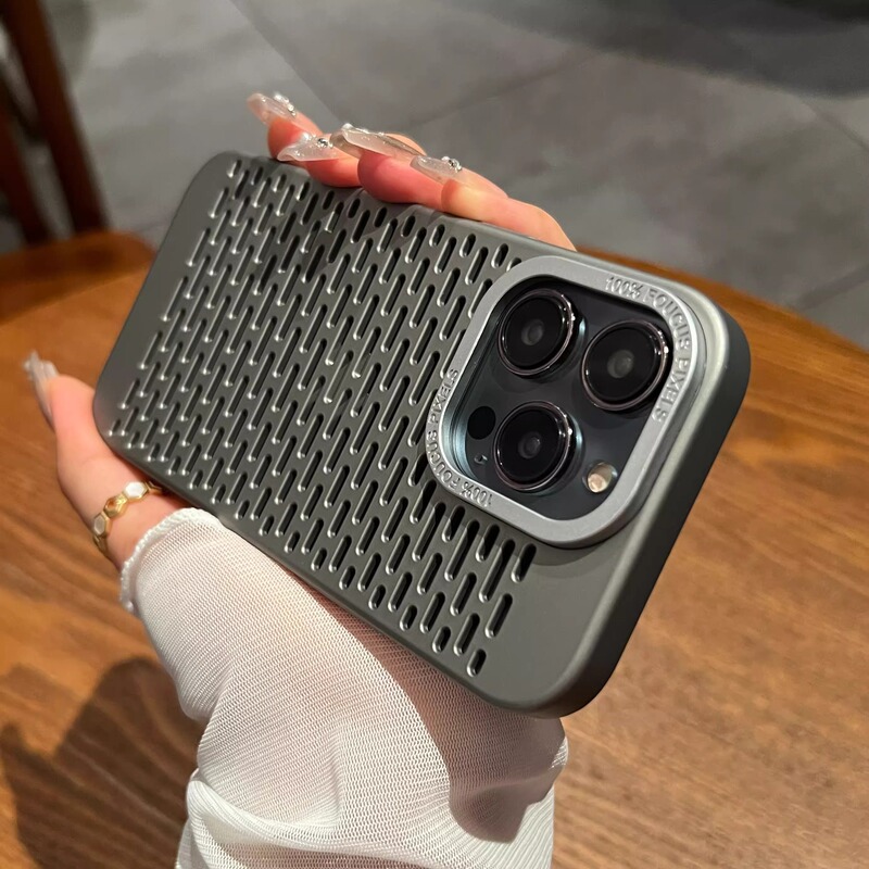 Iphone15promax携帯ケースを適用した新アップル14シンプルなハードケース13pm通気放熱12透かし彫り|undefined