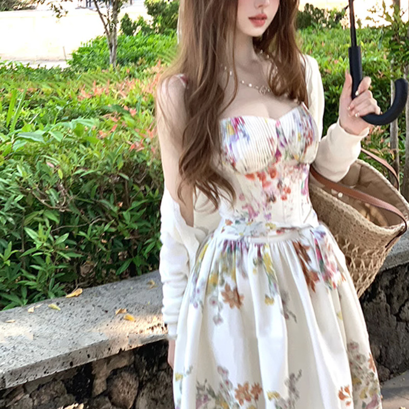 MENGXIANG Folded Branches Ruoru Handmade Pleated Fishbone Floral Skirt Middle Ancient Cut U-Neck Sweet Slip Skirt MENGXIANG Folded Branches Ruoru Handmade Pleated Fishbone Floral Skirt Middle Ancient Cut U-Neck Sweet Slip Skirt