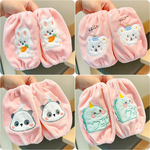 Children's sleeves for baby autumn and winter little girls cute cartoon anti-fouling and dirt-resistant sleeves for boys and girls infant sleeves