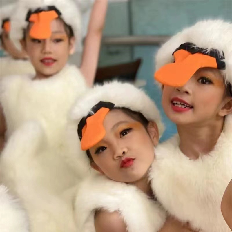 흰색 정장 + 모자 + 팬티 스타킹 + 신발 커버