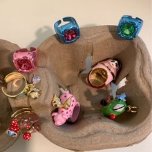 �ɐ��w�i����Ģ����ָ����ˇ�g�L����ɫ��ɫָ�h�F����ɫС��Ů