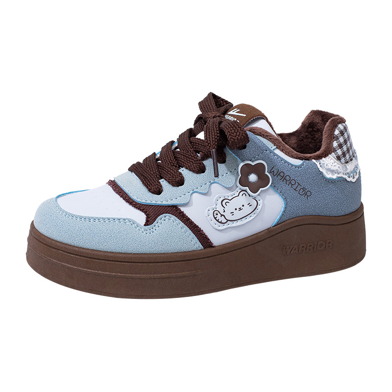 Zapatos de suela gruesa de vello de invierno nuevos zapatos de skateboard de color universal zapatos de algodón calentados cómodos zapatos casuales de viaje diario