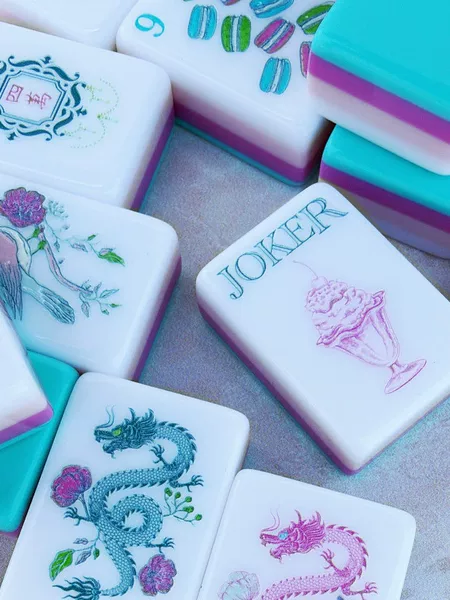 In stock, direct from the manufacturer, American-style mahjong with exquisite patterns of macarons and cakes, 160 pieces, acrylic